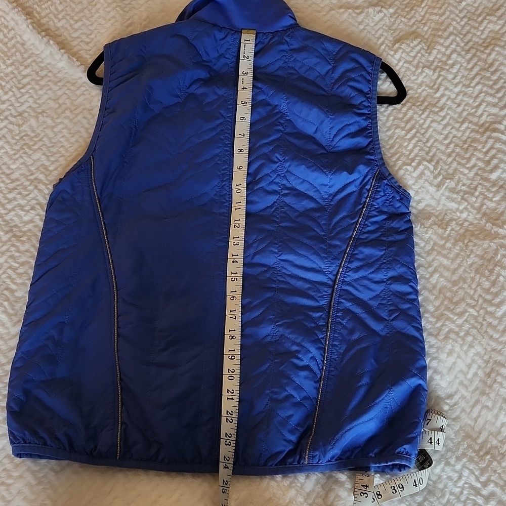 New Balance Women's M Blue Quilted Running Vest - Picture 6 of 6